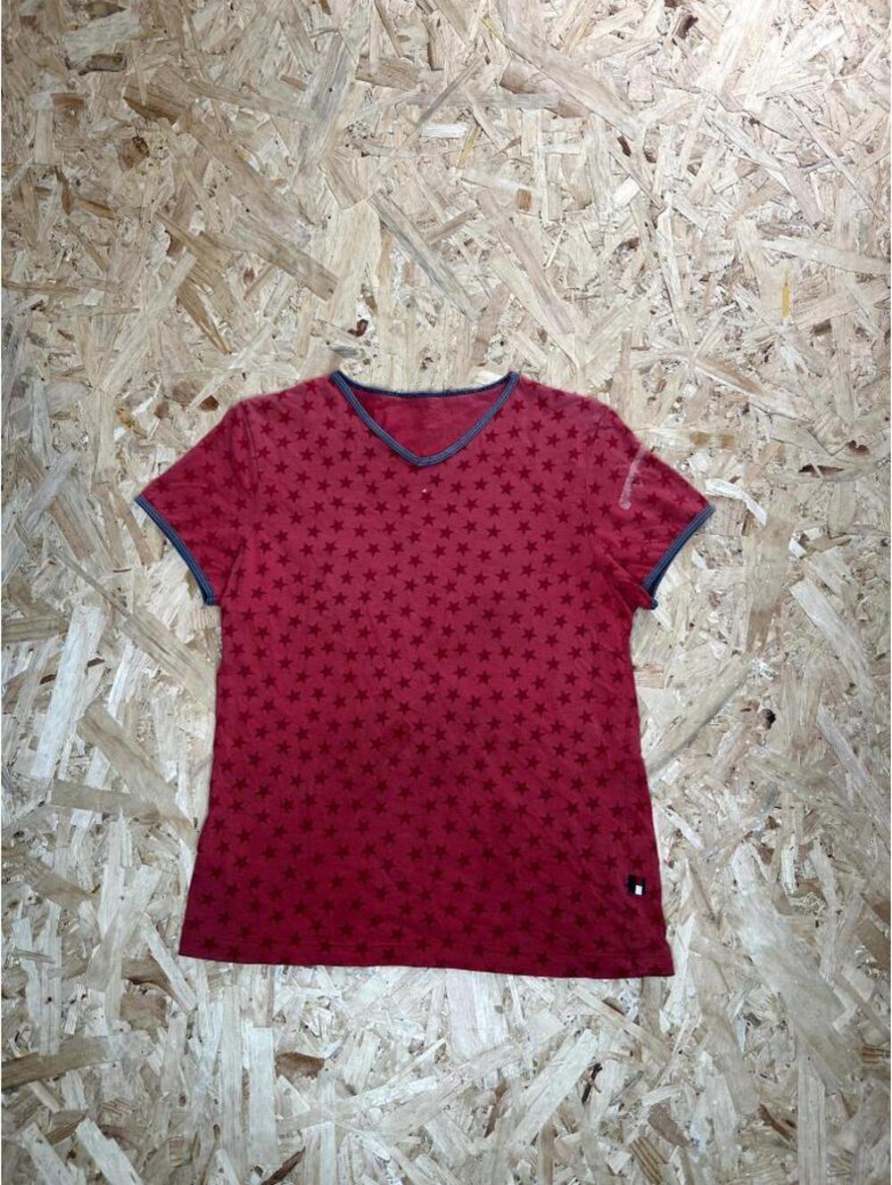Tommy Hilfiger V-Neck T-Shirt Mens Small Red All Over Star Print Short Sleeve